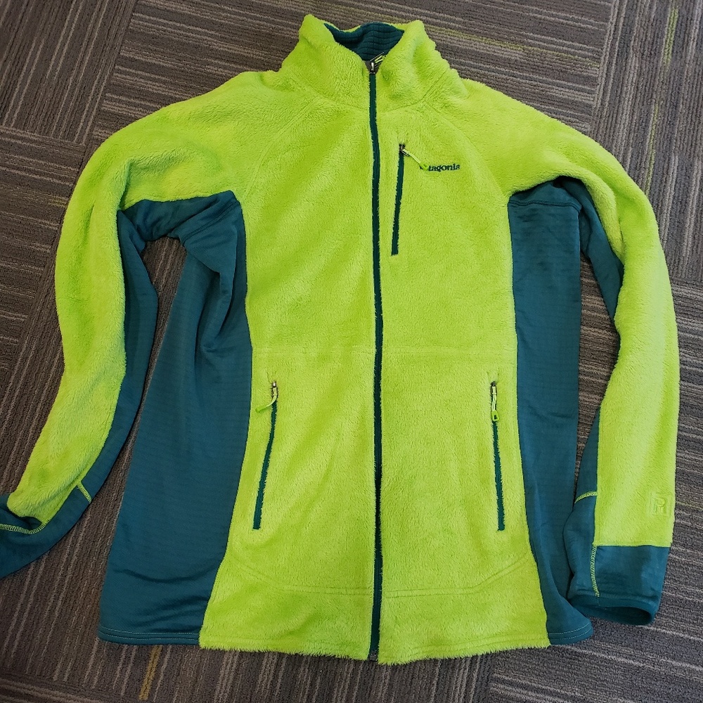 Patagonia R2 Fleece size large. Green